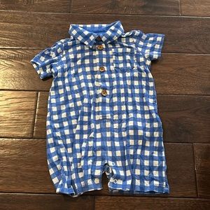 Boys posh peanut outfit.